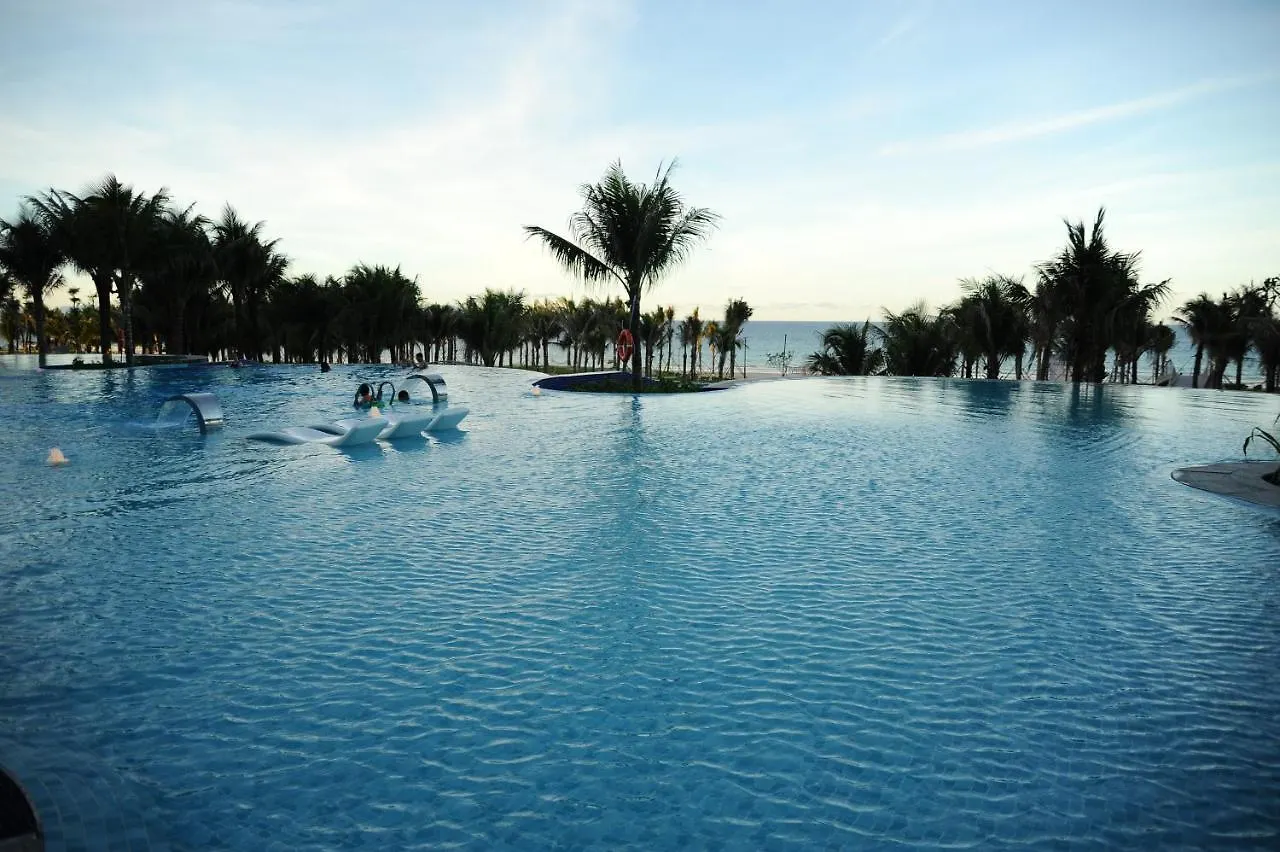 Resort Artra Resort- Near Cam Ranh Airport